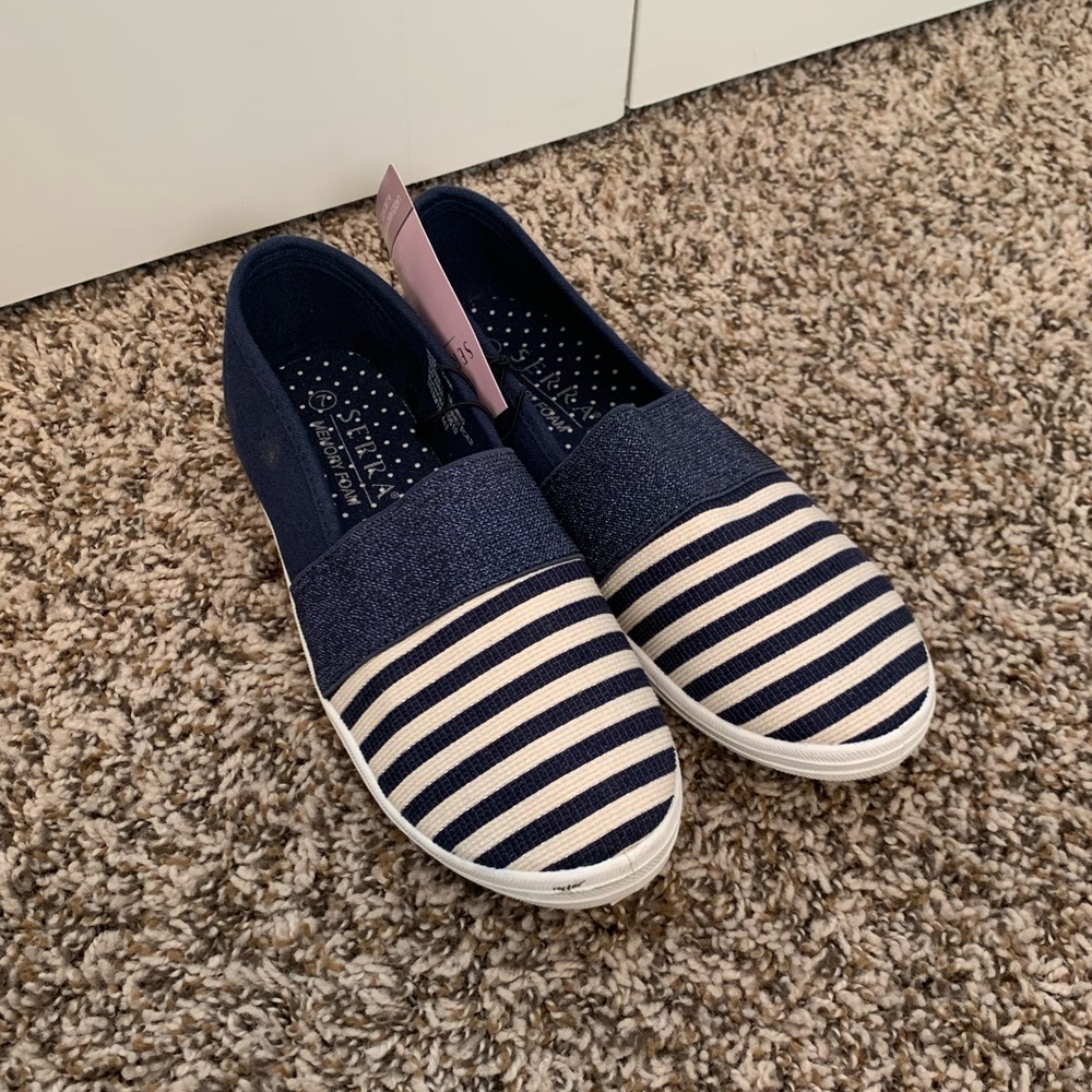 NWT flats